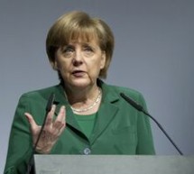Angela Merkel sugereaza un referendum asupra euro in Grecia